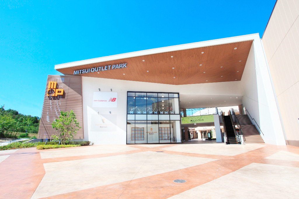 Enjoy Shopping and Gourmet Delights